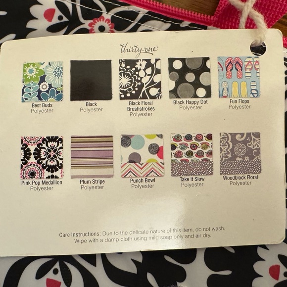 Thirty-One Thermal Tote in the retired "Pink Pop Medallion" pattern. NWT - Picture 5 of 10